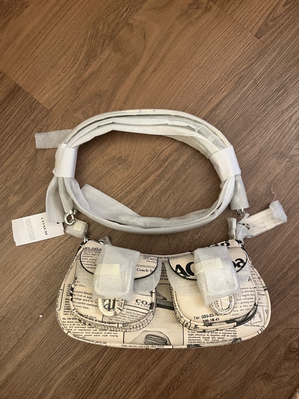 NWT Coach Ashton Shoulder Bag With Newspaper Print - Picture 6 of 7